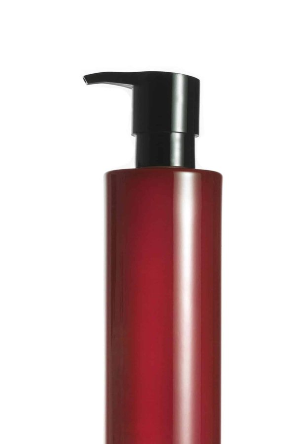 Quelle est la meilleure méthode pour appliquer l'autobronzant sur le visage sans laisser de traces ?